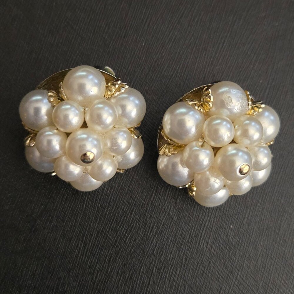Vintage 7/8 x 7/8 Clip-on Pearl Cluster Earrings w/ Gold & Silver Accent Colors